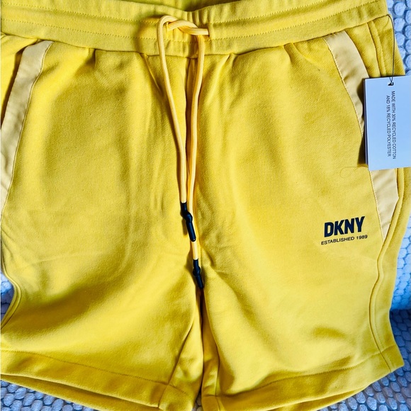dkny shorts - Picture 3 of 4